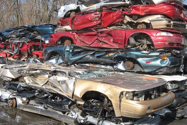 1200px-Auto_scrapyard_1