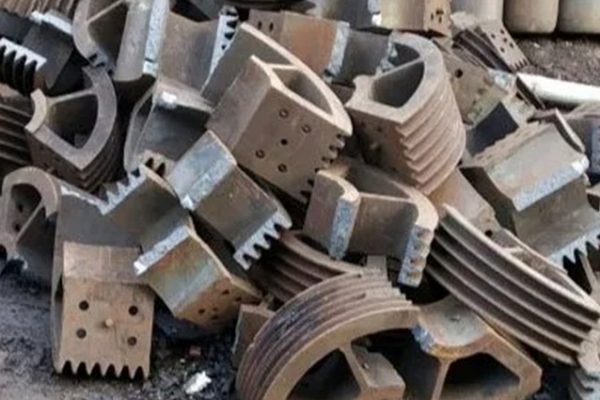cast-iron-machinery-scraps